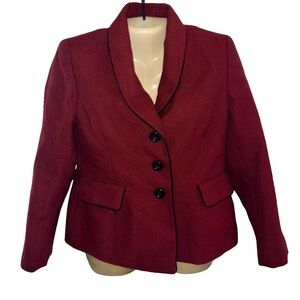 Evan Picone Burgundy Textured Bouclé Blazer with Piped Trim